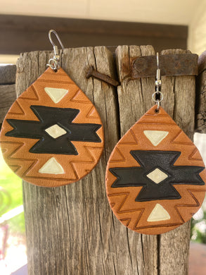Blk/White Aztec Leather Earring