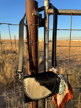 Load image into Gallery viewer, Black/Cowhide Crossbody