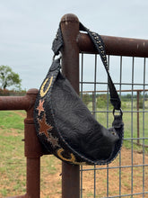 Load image into Gallery viewer, Armadillo Shoulder Bag