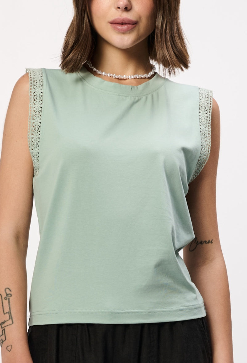 Bree Crystal Lake Tank