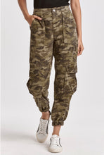 Load image into Gallery viewer, Sandy Camo Cargo Pant