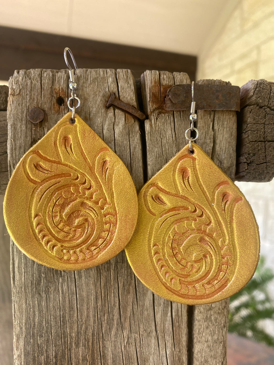 Gold Tooled Earring